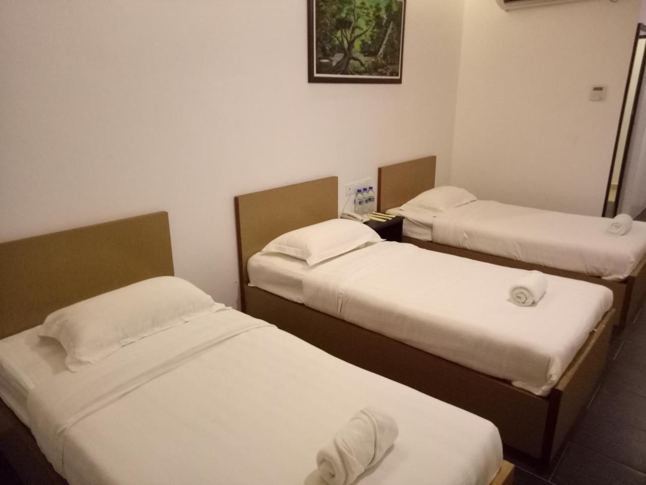 Hotel Sri Bernam Sabak Bernam Esterno foto