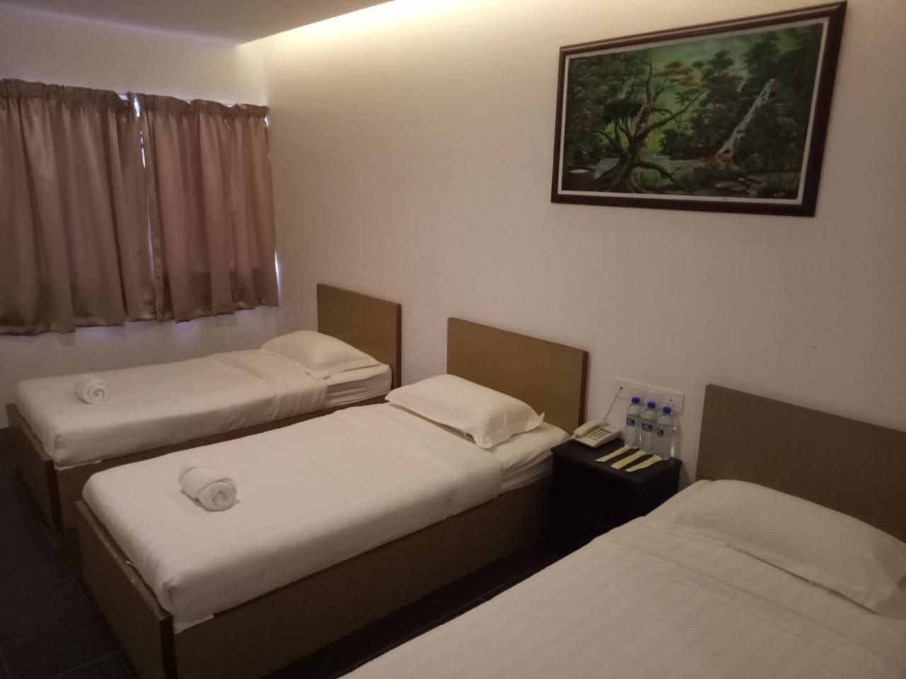 Hotel Sri Bernam Sabak Bernam Esterno foto
