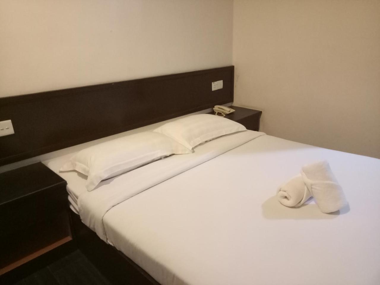 Hotel Sri Bernam Sabak Bernam Esterno foto