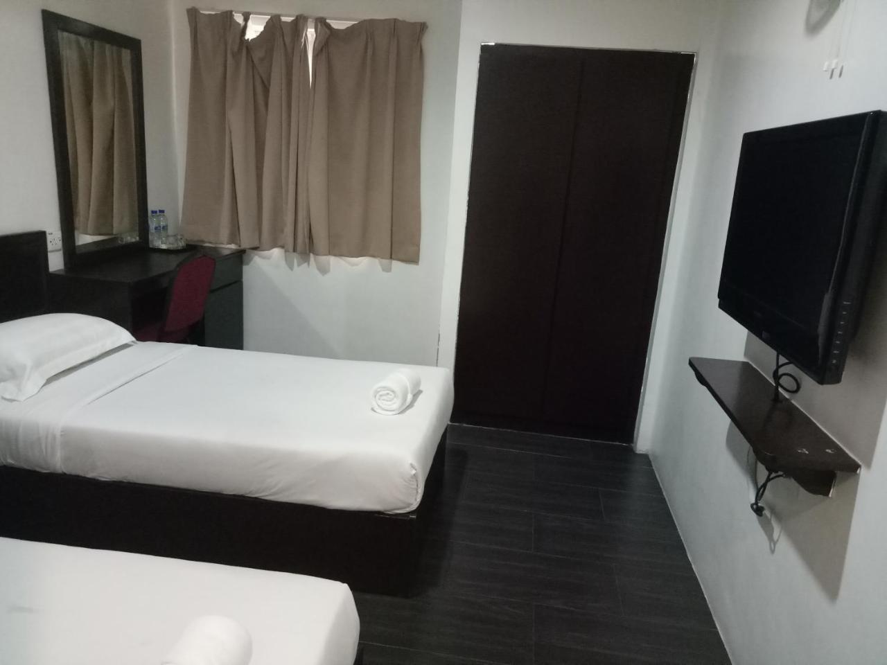 Hotel Sri Bernam Sabak Bernam Esterno foto