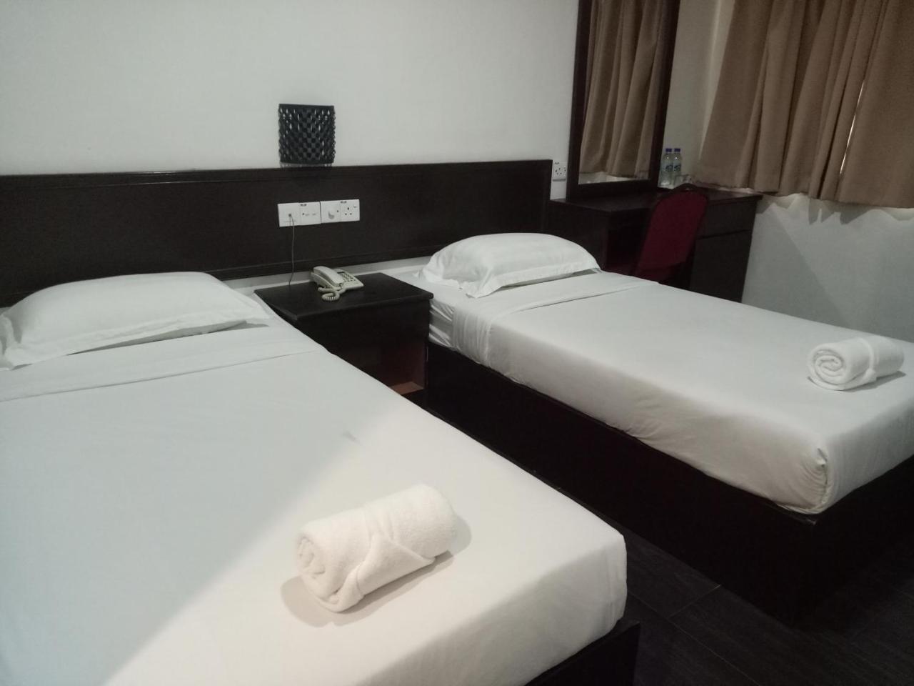 Hotel Sri Bernam Sabak Bernam Esterno foto
