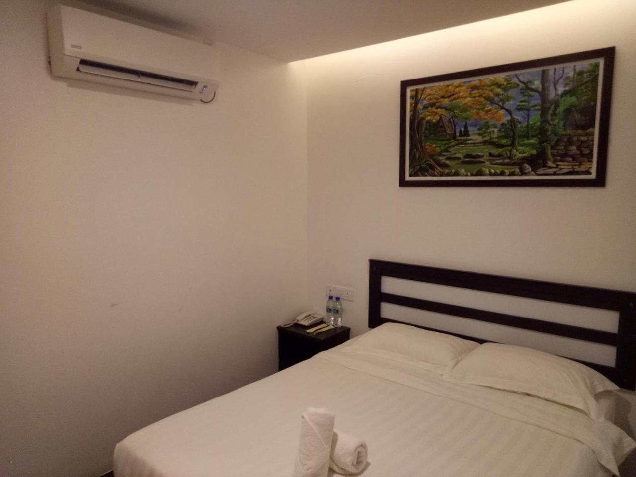 Hotel Sri Bernam Sabak Bernam Esterno foto