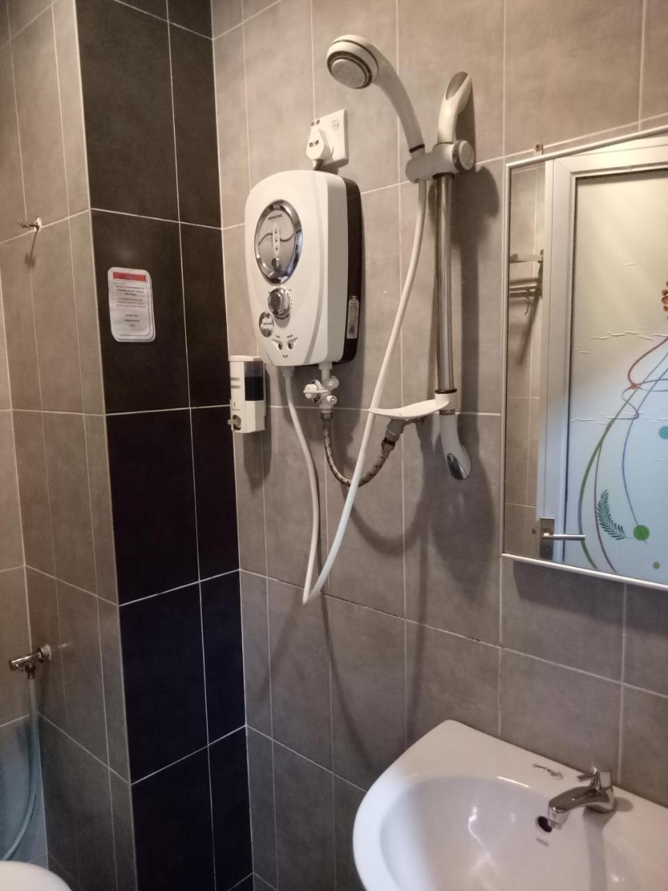 Hotel Sri Bernam Sabak Bernam Esterno foto