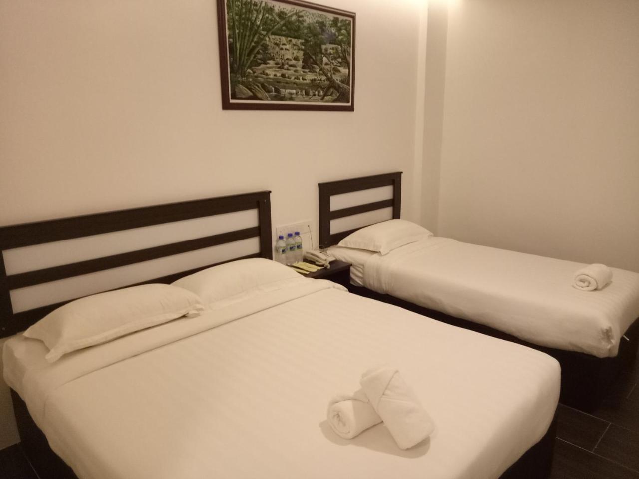 Hotel Sri Bernam Sabak Bernam Esterno foto