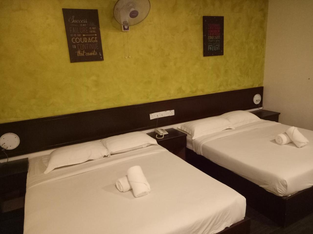 Hotel Sri Bernam Sabak Bernam Esterno foto