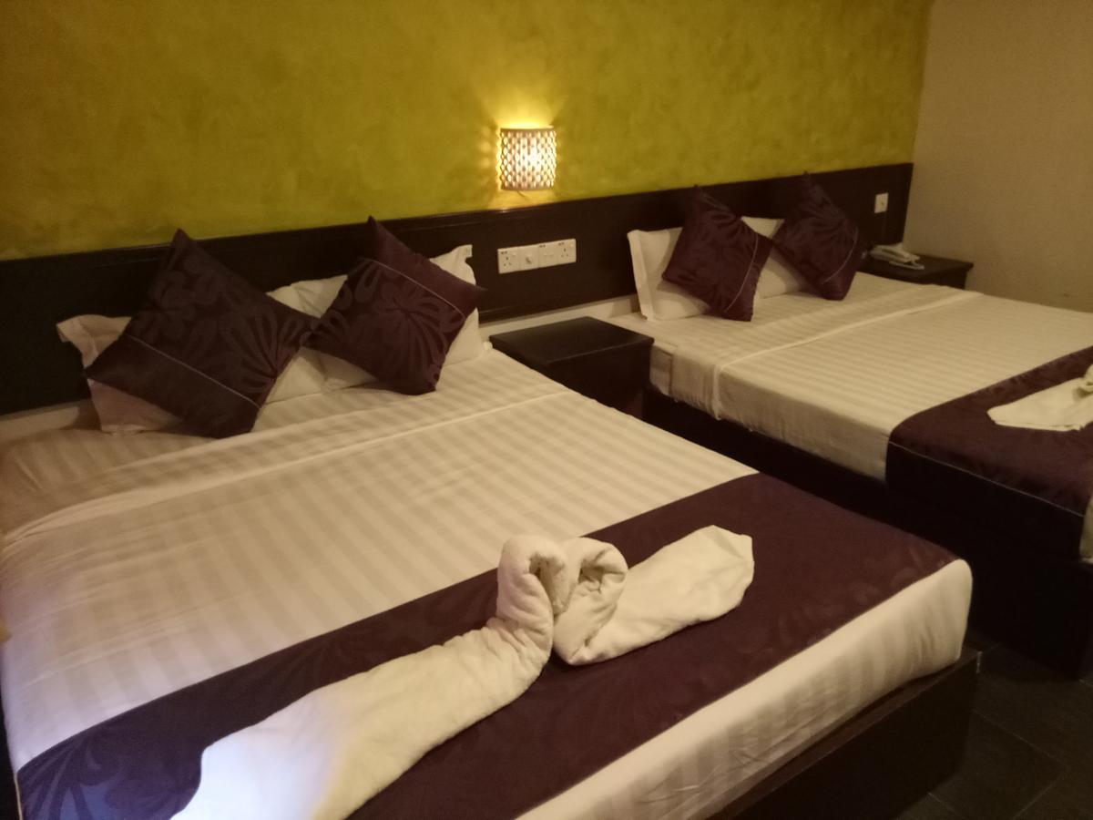 Hotel Sri Bernam Sabak Bernam Esterno foto