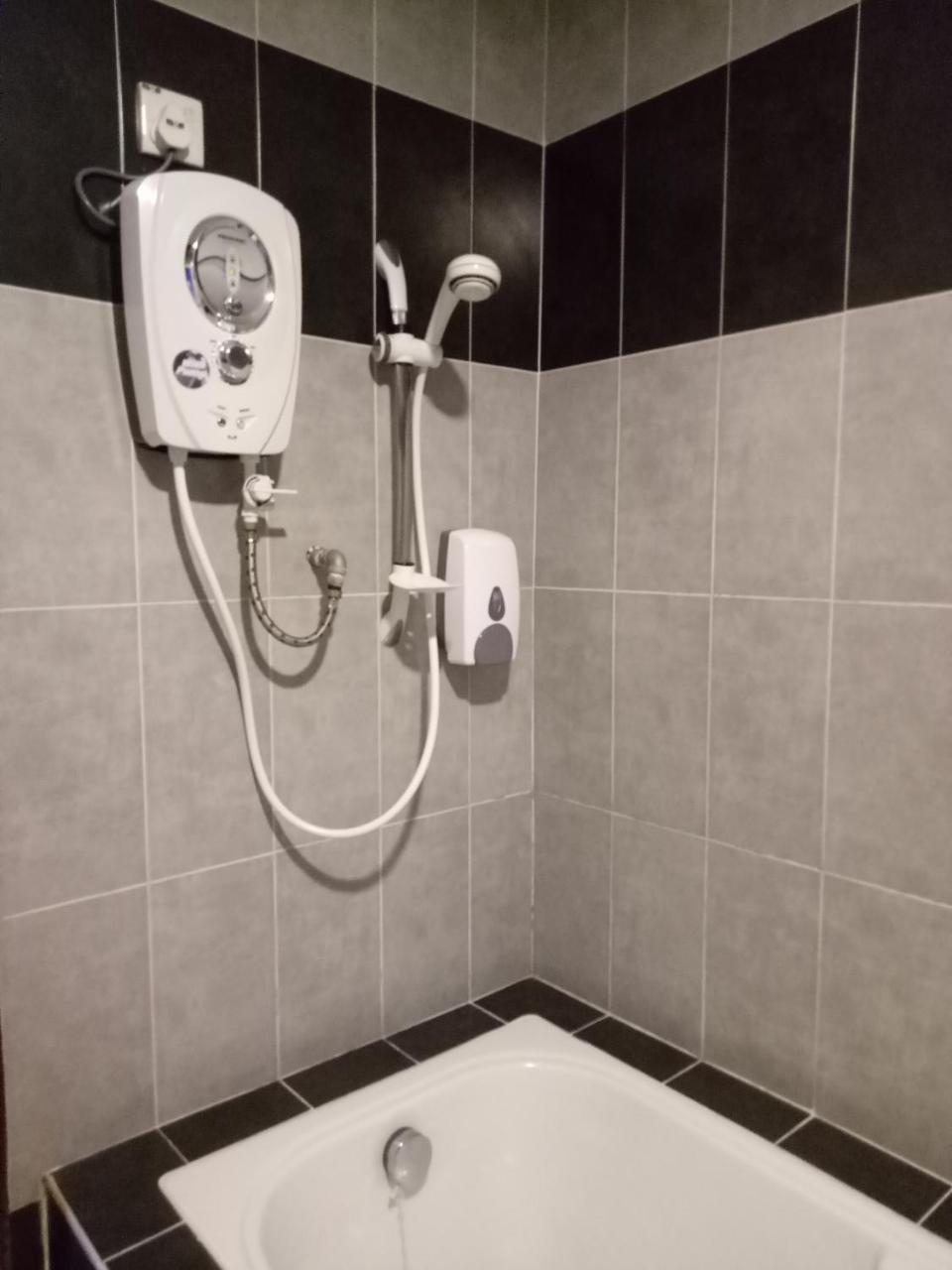 Hotel Sri Bernam Sabak Bernam Esterno foto